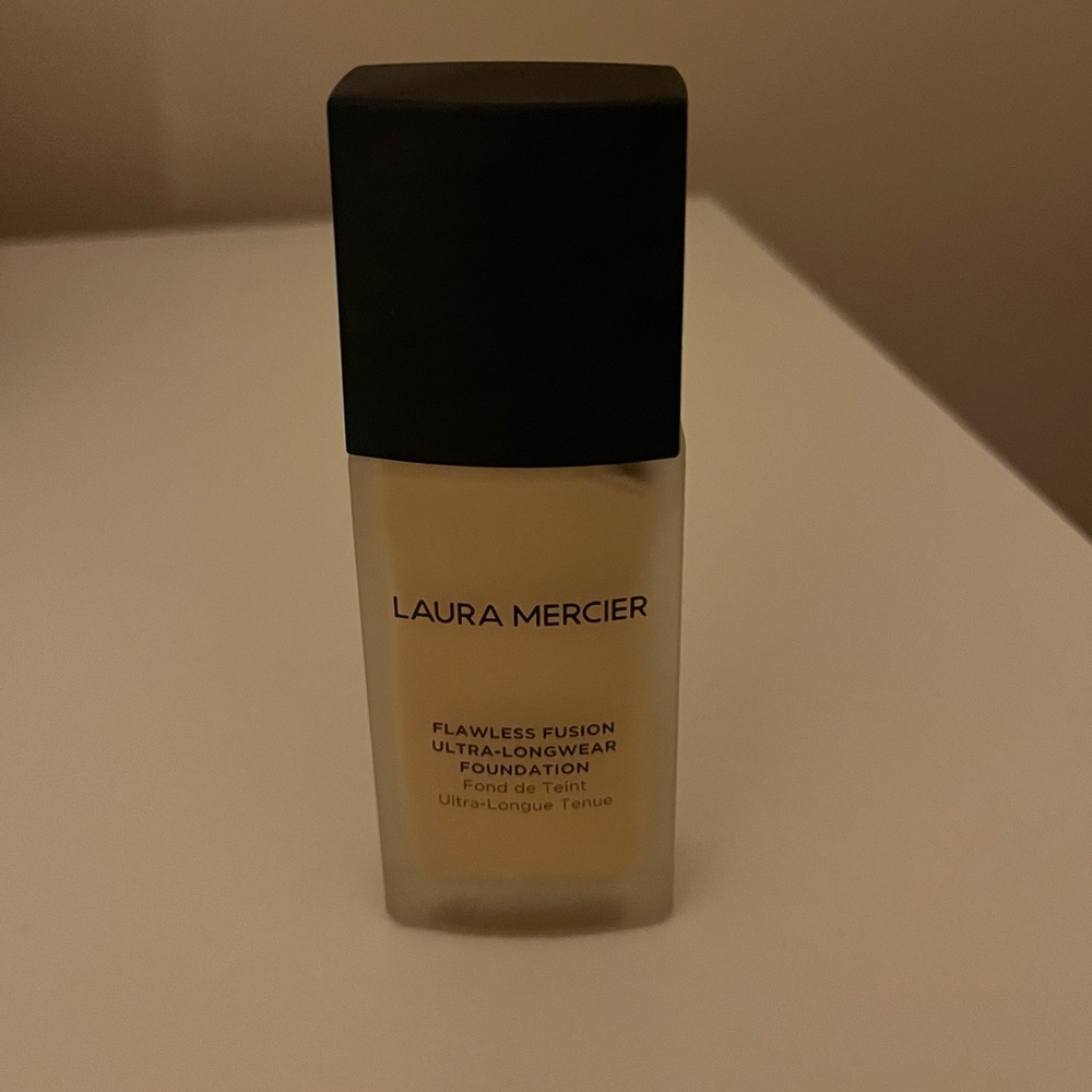 NIB Laura Mercier Flawless Fusion Foundation in Ivory